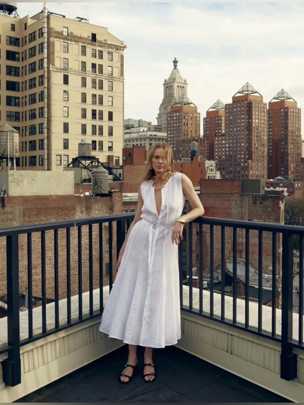 Seamed linen dress with removable belt